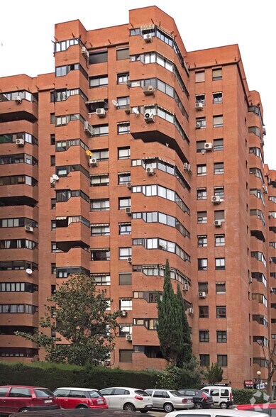 Calle de Pedro Rico, 31, Madrid, Madrid à louer - Photo de l’immeuble – Image 2 sur 2