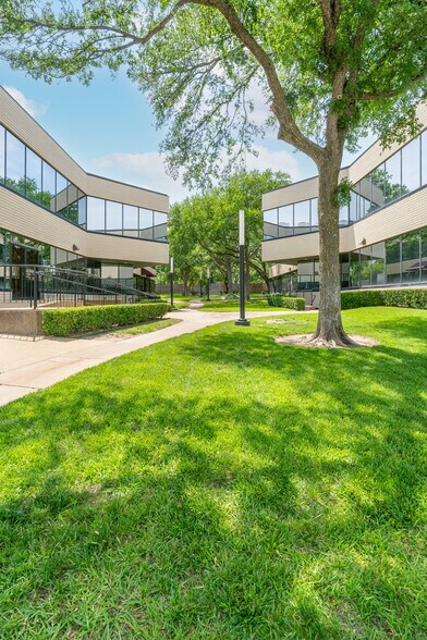 6600 Lyndon B Johnson Fwy, Dallas, TX à louer - Photo de l’immeuble – Image 3 sur 29
