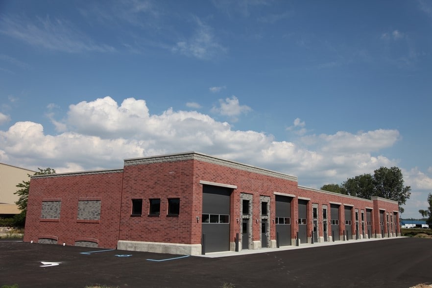 6588 Center Industrial Dr, Jenison, MI à louer - Photo principale – Image 1 sur 8