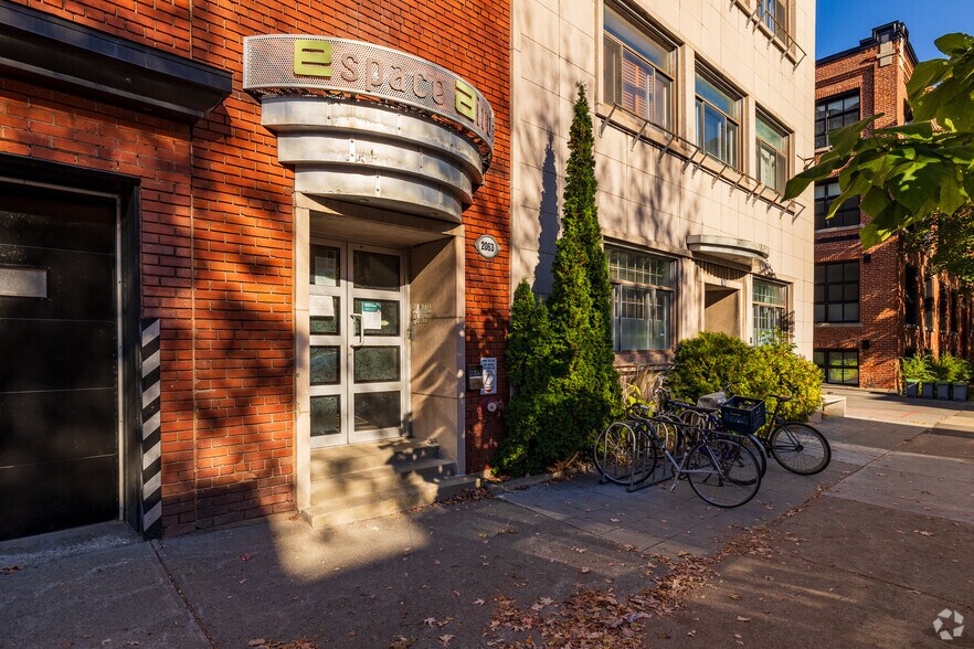 2061 Av Aird, Montréal, QC à louer - Photo de l’immeuble – Image 3 sur 3