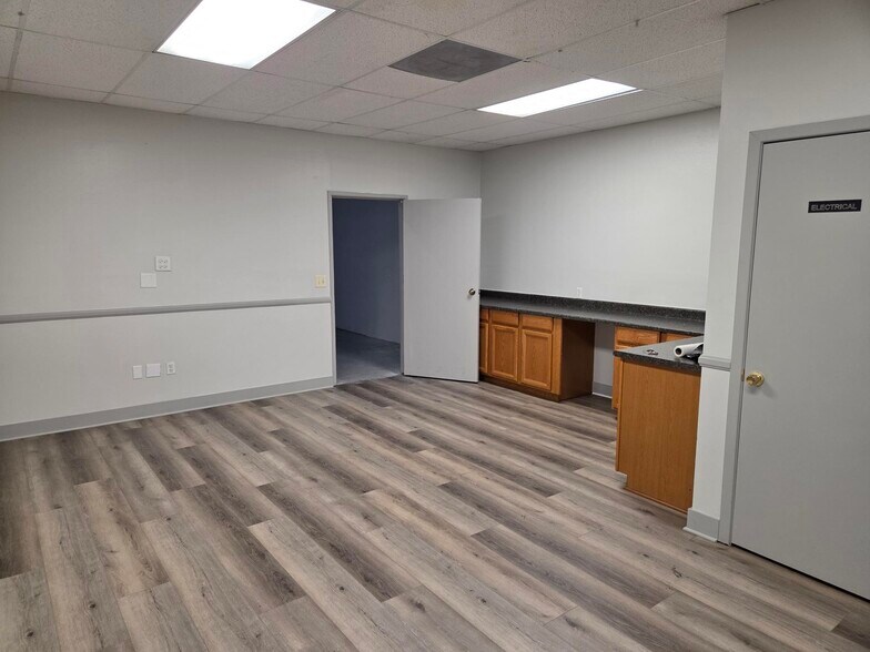 26810 Oak Ave, Canyon Country, CA à louer - Photo de l’immeuble – Image 2 sur 6