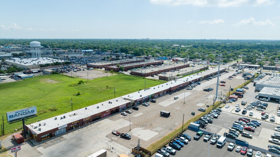 4701 Ayers St, Corpus Christi, TX à louer - Photo de l’immeuble – Image 3 sur 5