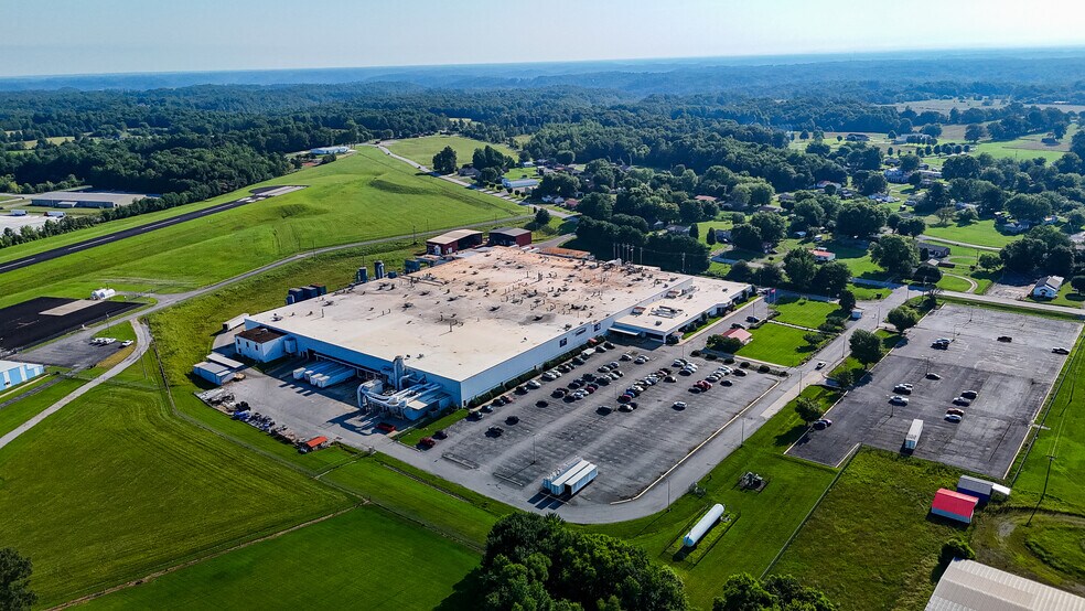 1 Grizzly Ln, Smithville, TN à louer - Photo principale – Image 1 sur 6