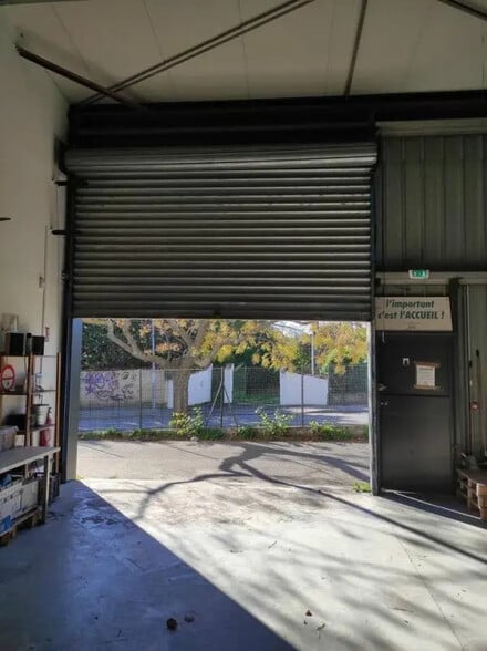 Industriel/Logistique dans Septèmes-les-Vallons à louer - Photo principale – Image 1 sur 1