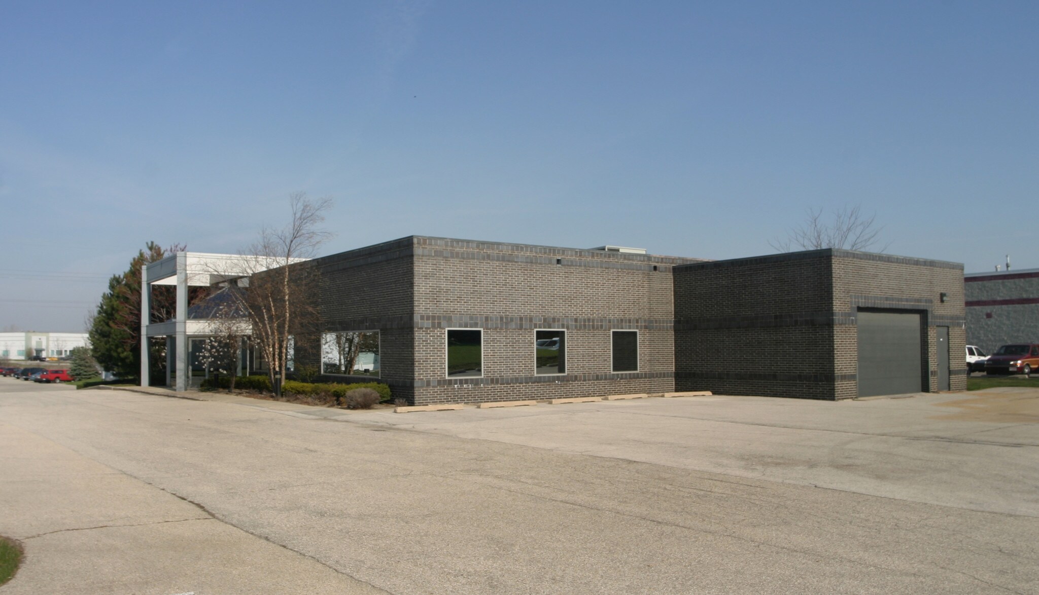 975 Campus Dr, Mundelein, IL à vendre Photo de l’immeuble– Image 1 sur 4