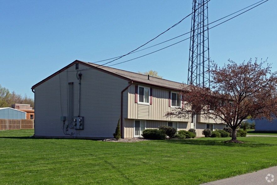 6710 Creekside Dr, Madison, OH à vendre - Photo de l’immeuble – Image 2 sur 3