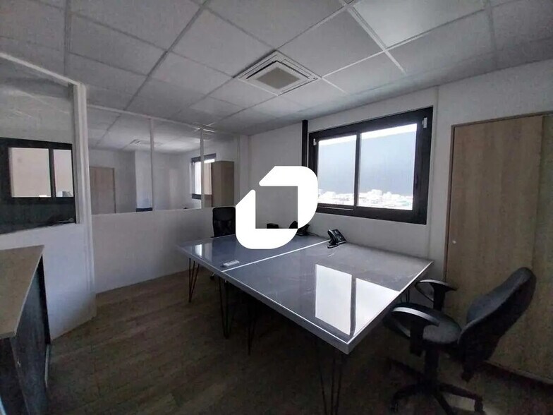 Bureau dans Fabrègues à louer - Photo de l’immeuble – Image 1 sur 17