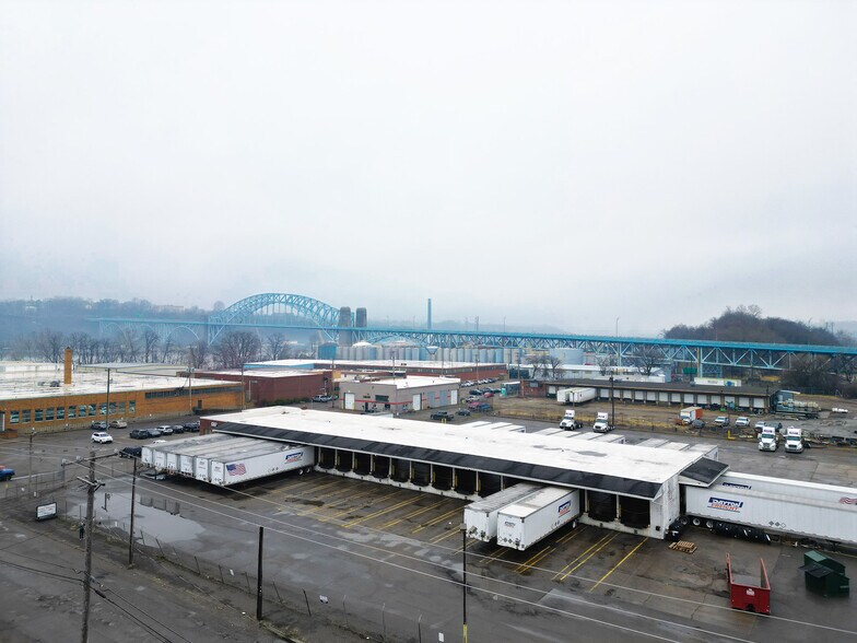 2 Sexton Rd, McKees Rocks, PA à vendre - Photo de l’immeuble – Image 3 sur 8