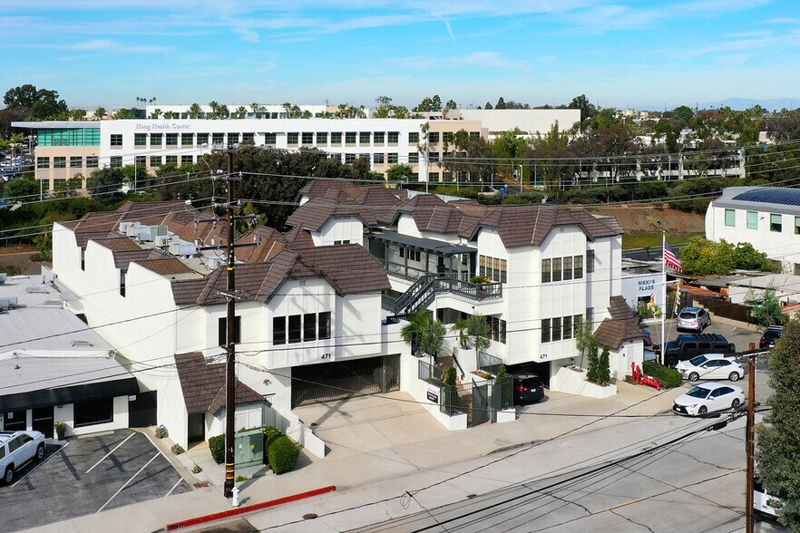 471 N Old Newport Blvd, Newport Beach, CA à louer - Photo de l’immeuble – Image 2 sur 11