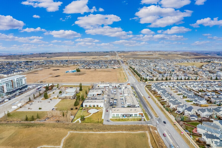 722 85th St SW, Calgary, AB à louer - Aérien – Image 3 sur 8