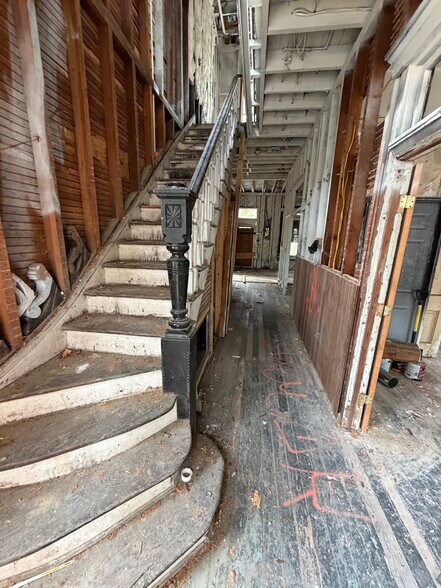 217 E 38th St, Savannah, GA à vendre - Photo de l’immeuble – Image 2 sur 12