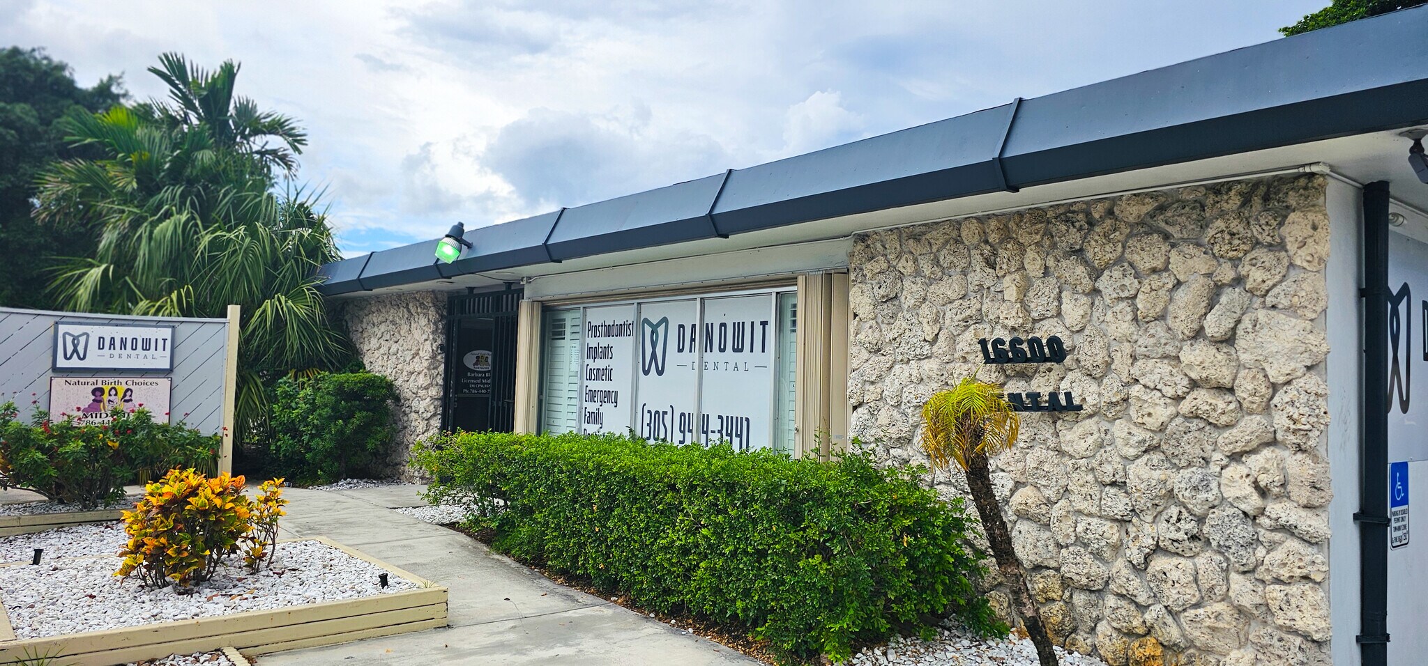 16600 NE 8th Ave, North Miami Beach, FL à louer Photo principale– Image 1 sur 14
