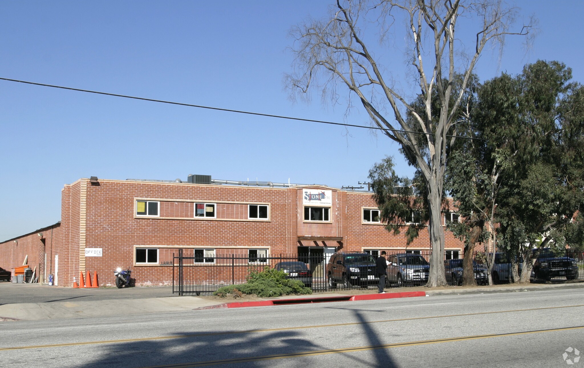 14815 S Broadway, Gardena, CA à louer Photo de l’immeuble– Image 1 sur 5