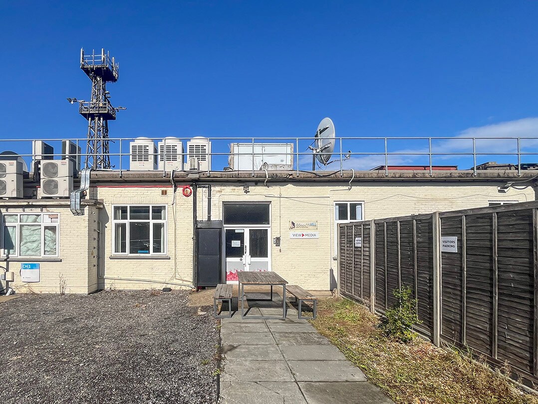 1 Cobbett Hill Rd, Normandy à louer Photo principale– Image 1 sur 8