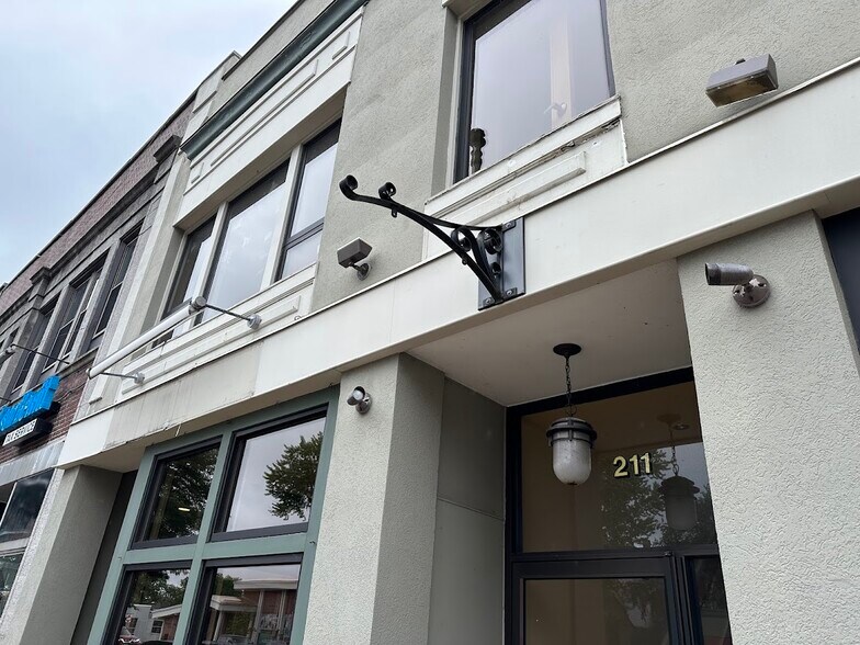 211 Main St, Nashua, NH à louer - Photo de l’immeuble – Image 1 sur 3