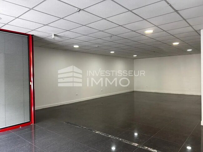 Plus de détails pour Local commercial à vendre