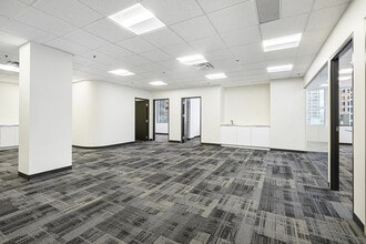 890 W Pender St, Vancouver, BC à louer Photo intérieure– Image 2 sur 4