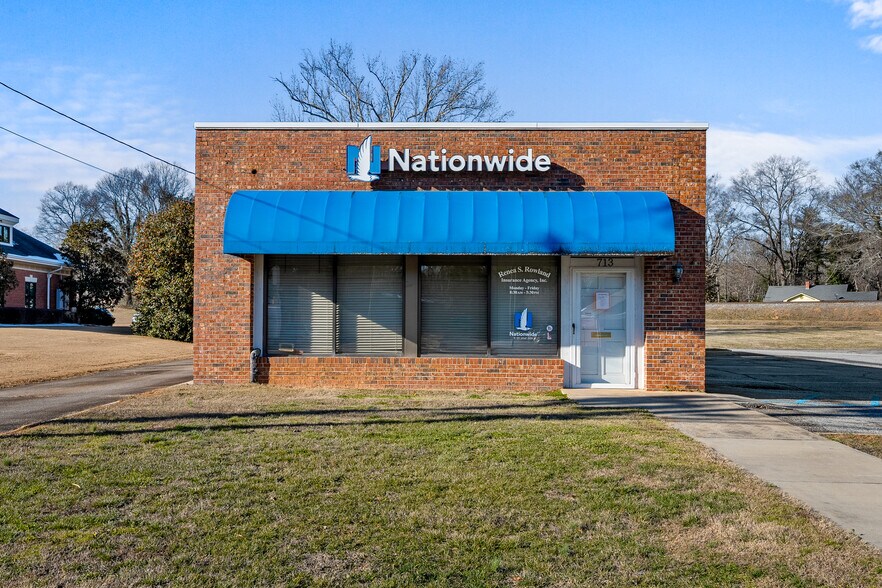 713 Anderson St, Belton, SC à vendre - Photo de l’immeuble – Image 1 sur 12