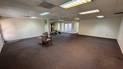 6215 N Fresno St, Fresno, CA à louer Photo intérieure– Image 2 sur 9