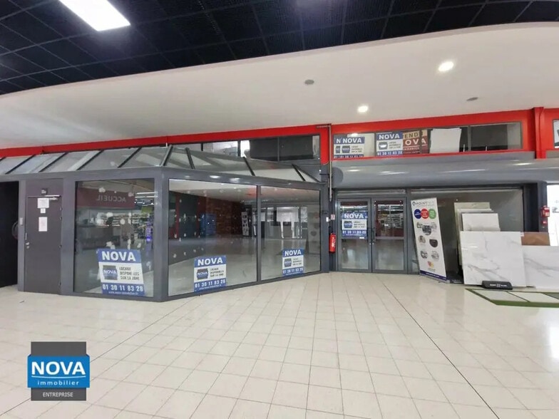 Local commercial dans Le Thillay à louer - Hall d’entrée – Image 2 sur 3