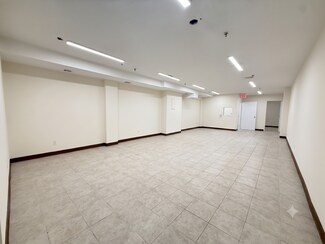 Plus de détails pour 4102 Bell Blvd, Bayside, NY - Bureau à louer