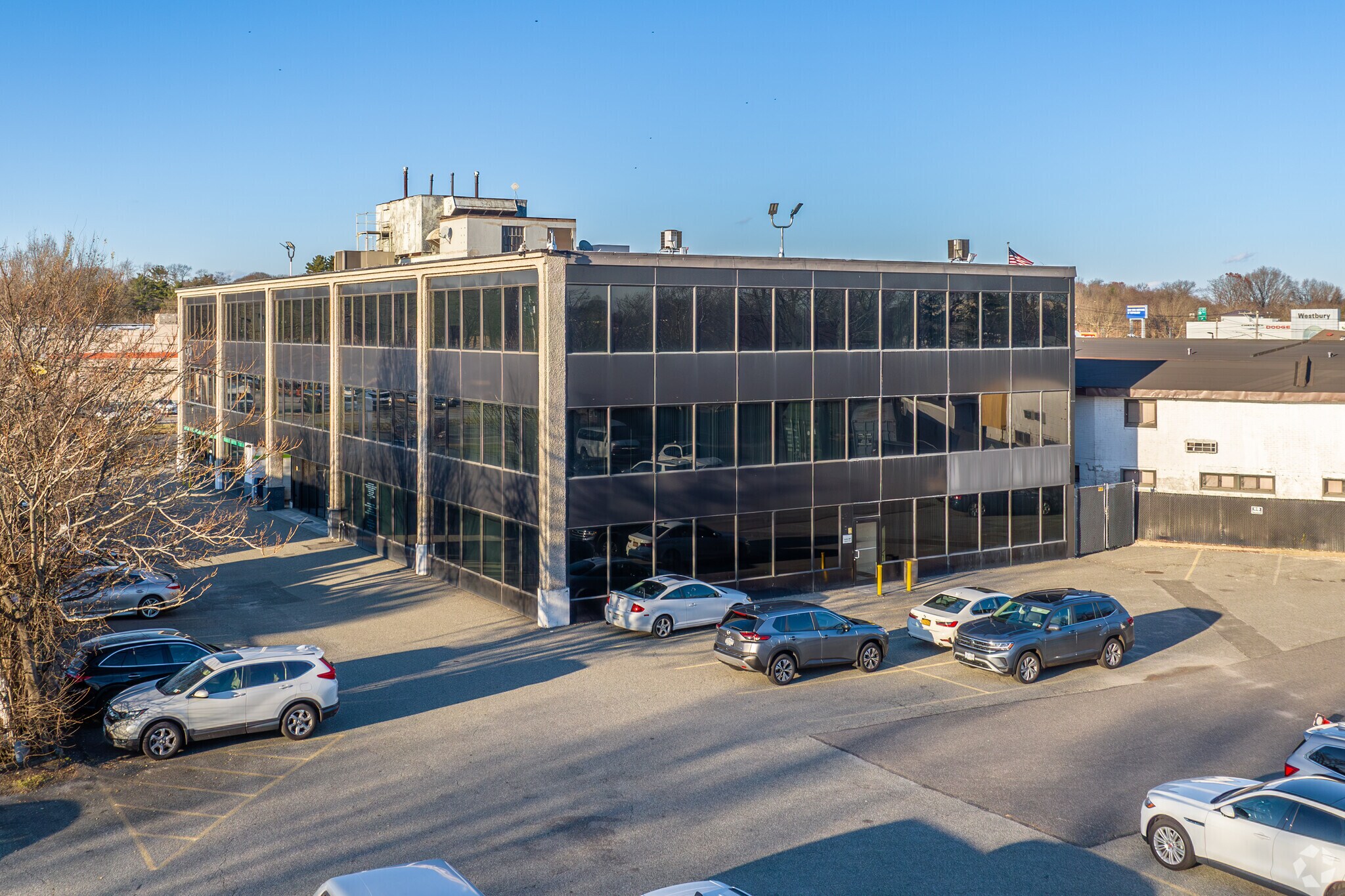 99 Jericho Tpke, Jericho, NY à louer Photo principale– Image 1 sur 7