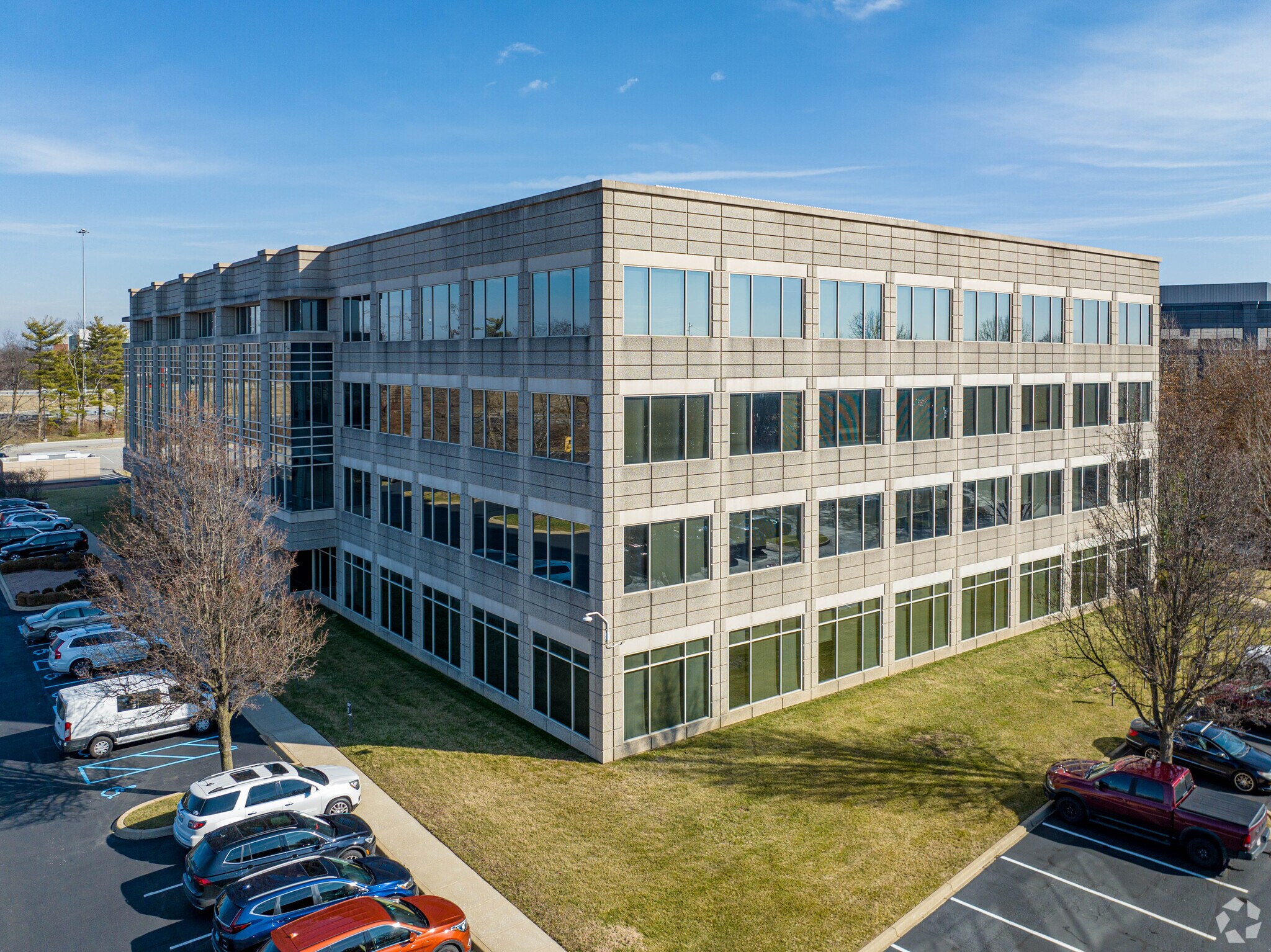 4801 Olympia Park Plz, Louisville, KY à louer Photo principale– Image 1 sur 26