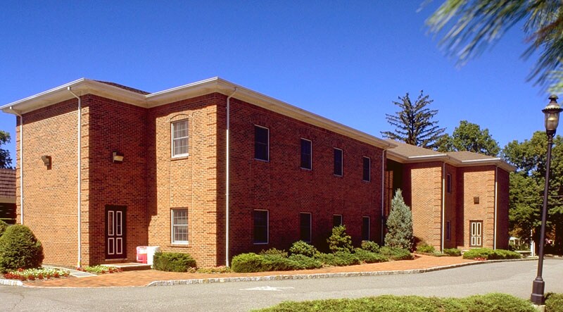 383 Main St, Chatham, NJ à louer - Photo de l’immeuble – Image 2 sur 21