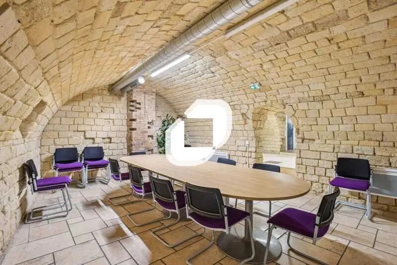 Local commercial dans Paris à louer - Photo intérieure – Image 2 sur 14