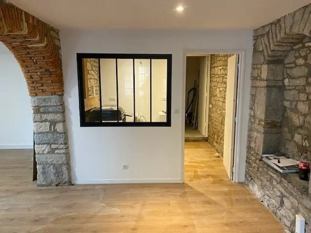 Plus de détails pour Local commercial à vendre