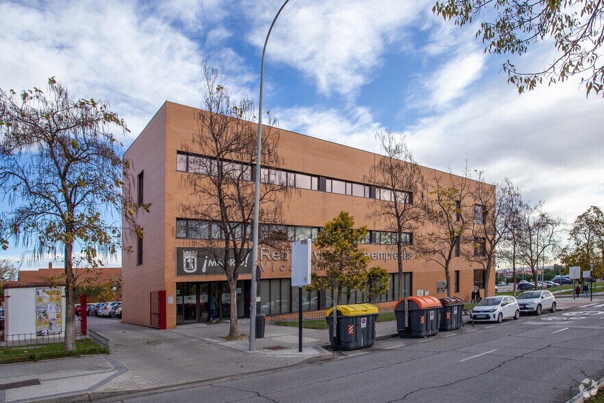 Calle Villablanca, 83, Madrid, Madrid à louer - Photo de l’immeuble – Image 2 sur 2