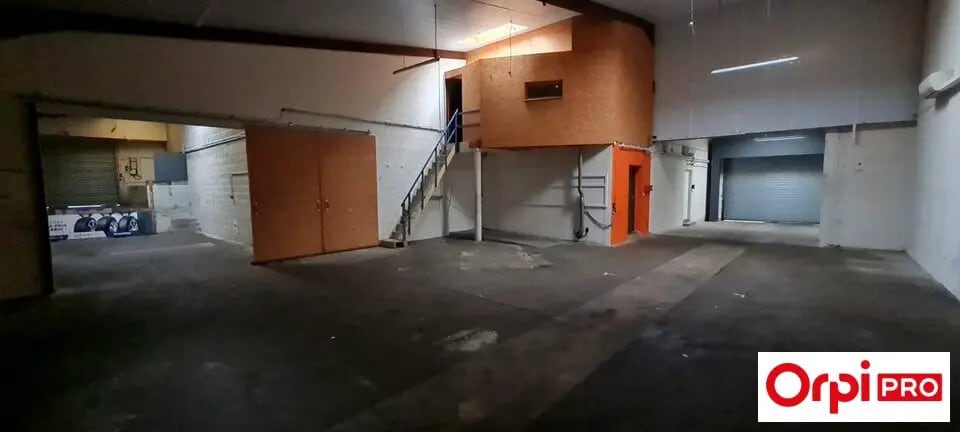 Local d’activités dans Saint-Brieuc à louer - Photo de l’immeuble – Image 1 sur 7