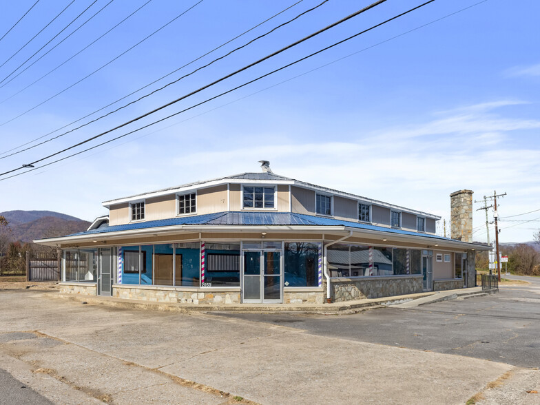 2050 U.S. 70 Hwy, Marion, NC à vendre - Photo principale – Image 1 sur 19