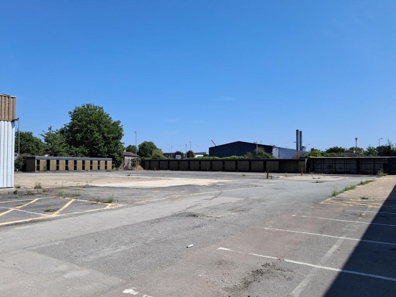 14 Moorfield Rd, Guildford à louer - Photo de l’immeuble – Image 3 sur 3