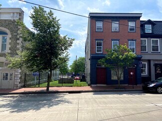 Plus de détails pour 208-210 E Market St, West Chester, PA - Bureau à louer