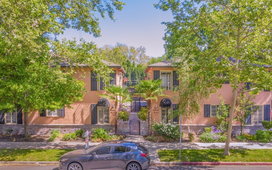 2323-2325 H St, Sacramento, CA à vendre - Photo de l’immeuble – Image 1 sur 21
