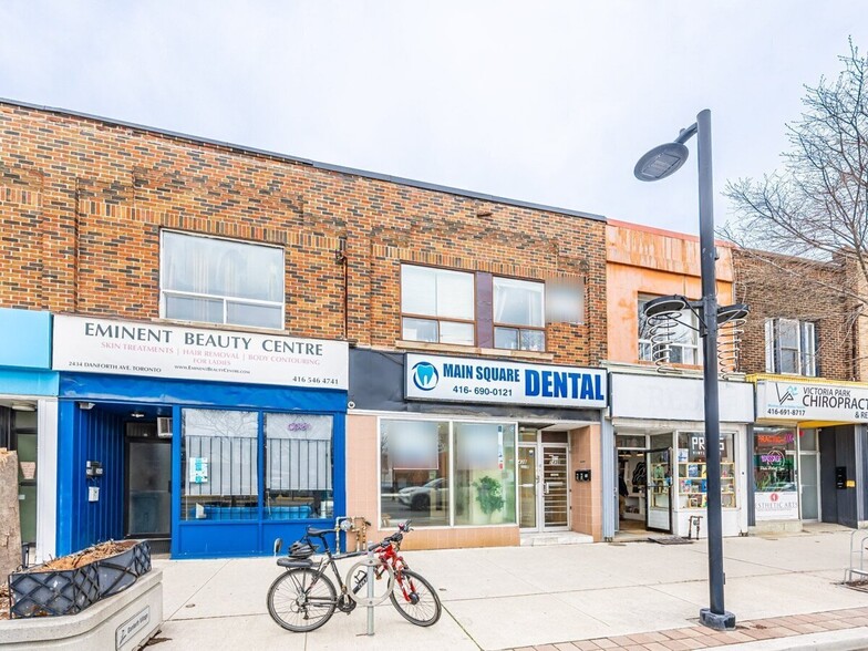 2438 Danforth Av, Toronto, ON à vendre - Photo de l’immeuble – Image 2 sur 32