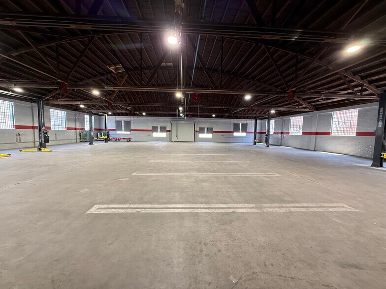 10301 - 10311 S La Cienega Blvd portefeuille de 2 biens à vendre sur LoopNet.fr - Photo de l’immeuble – Image 3 sur 13