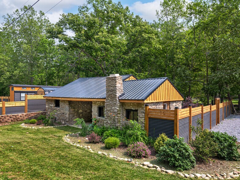 14715 Cruso Rd, Canton, NC à vendre - Photo de l’immeuble – Image 2 sur 47