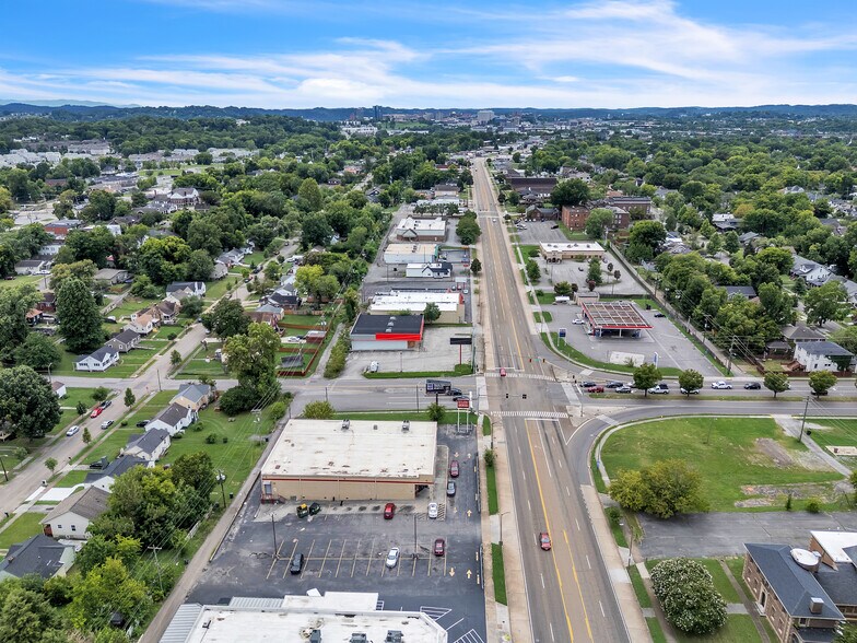 2604 E Magnolia Ave, Knoxville, TN à vendre - Aérien – Image 2 sur 11