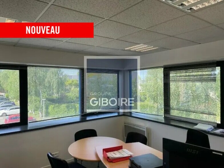 Bureau dans Saint-Grégoire à vendre - Photo intérieure – Image 2 sur 8