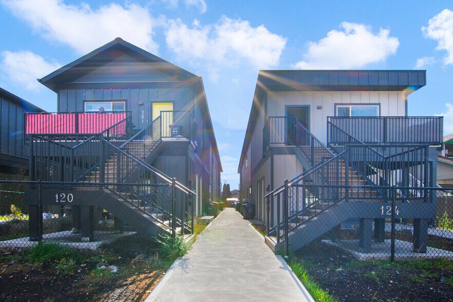 120 Calgary Av, Penticton, BC à vendre - Photo de l’immeuble – Image 3 sur 21