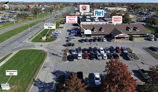 6141-6151 NW Barry Rd, Kansas City, MO à louer - Photo principale – Image 1 sur 15
