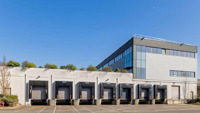Plus de détails pour Bureau, Industriel/Logistique à louer