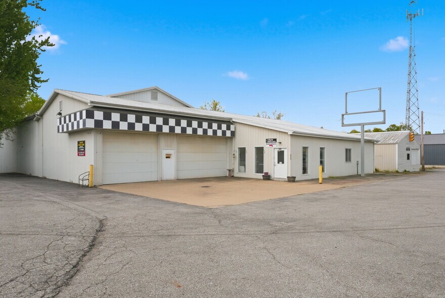 645 W 155 S, Angola, IN à vendre - Photo de l’immeuble – Image 2 sur 35