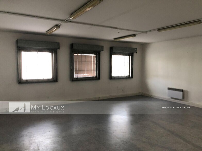 Local d’activités dans Gennevilliers à louer - Photo de l’immeuble – Image 2 sur 6
