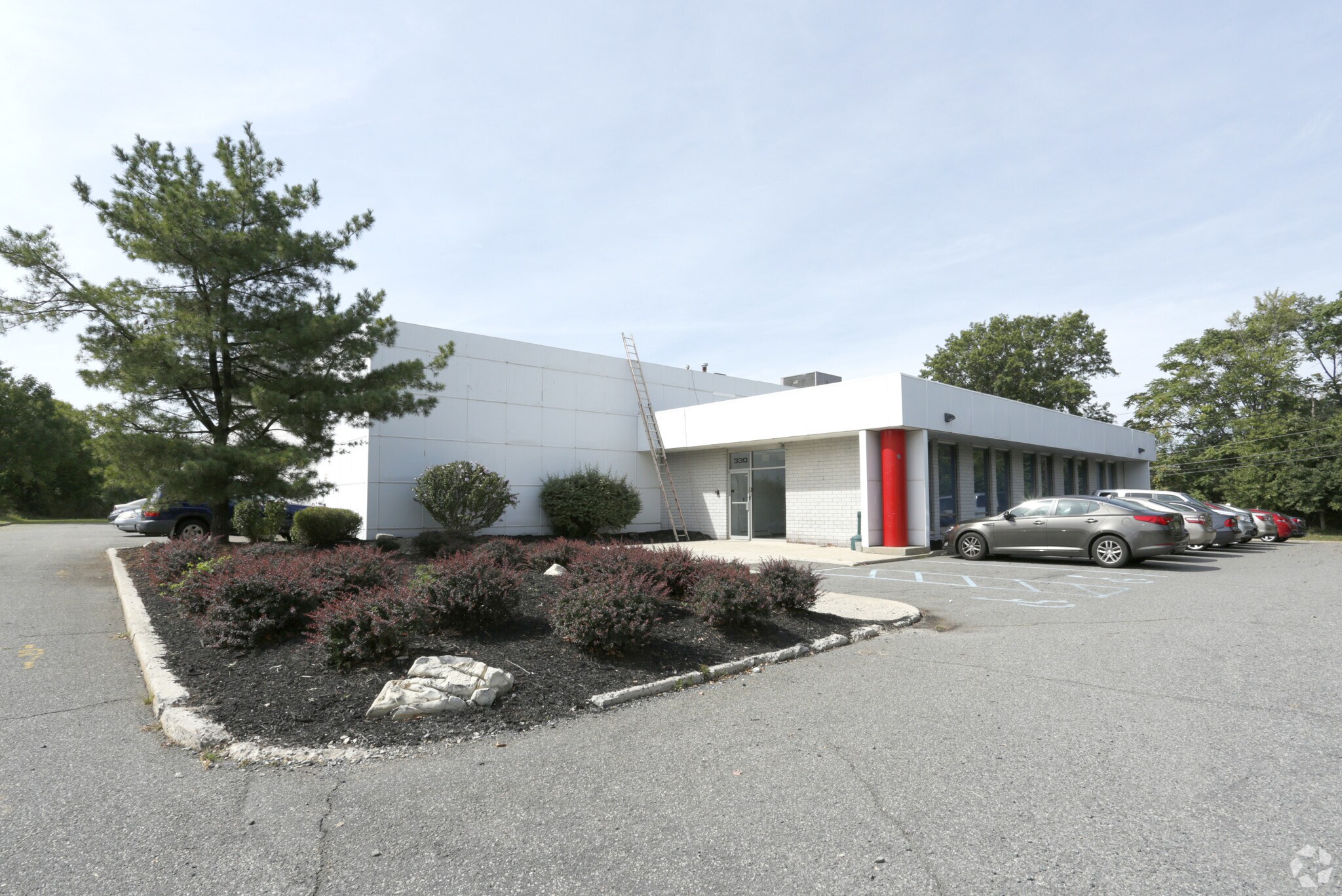330 Talmadge Rd, Edison, NJ à louer Photo principale– Image 1 sur 9