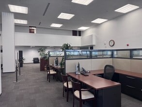 16255 Ventura Blvd, Encino, CA à louer Photo intérieure– Image 2 sur 2