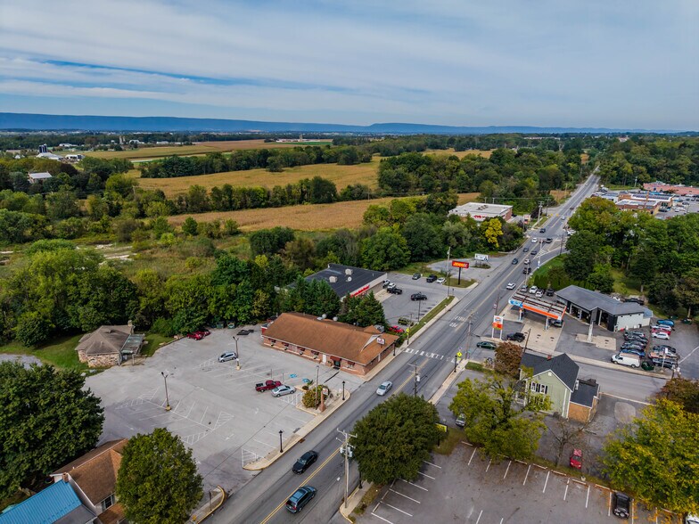 487 E King St, Shippensburg, PA à vendre - Photo de l’immeuble – Image 3 sur 14