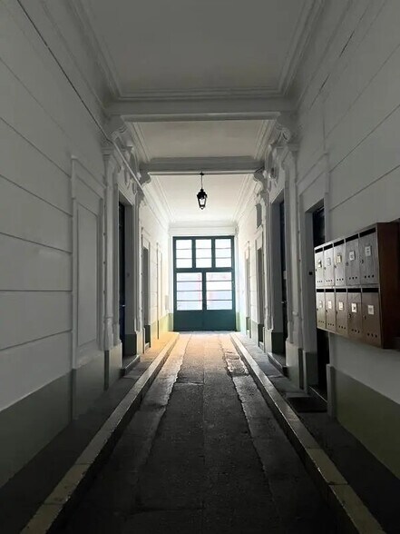 Bureau dans Marseille à louer - Photo de l’immeuble – Image 2 sur 9